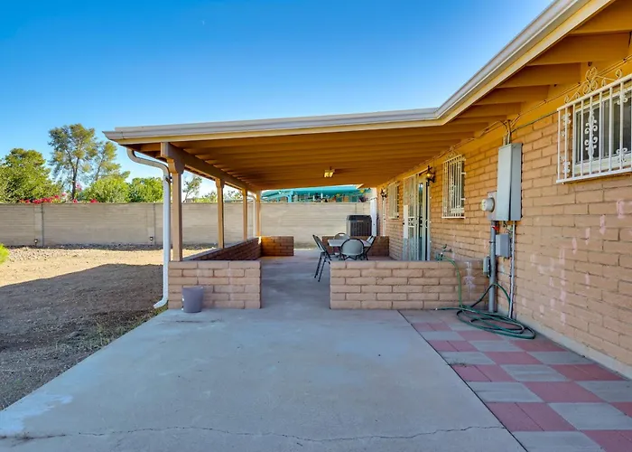 Holiday home 7 Mi To Saguaro Nat'l Park: W/ Yard